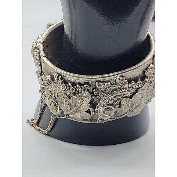 Victorian Revival Wide Hinged Bangle Bracelet Silver Tone Acanthus & Grape Leaf - Picture 3 of 10